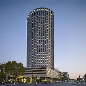 4* Отель Hyatt Regency Etoile